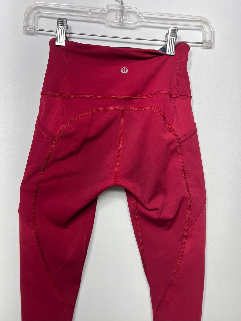 High-Waist Performance Leggings in Deep Berry - Picture 4 of 11